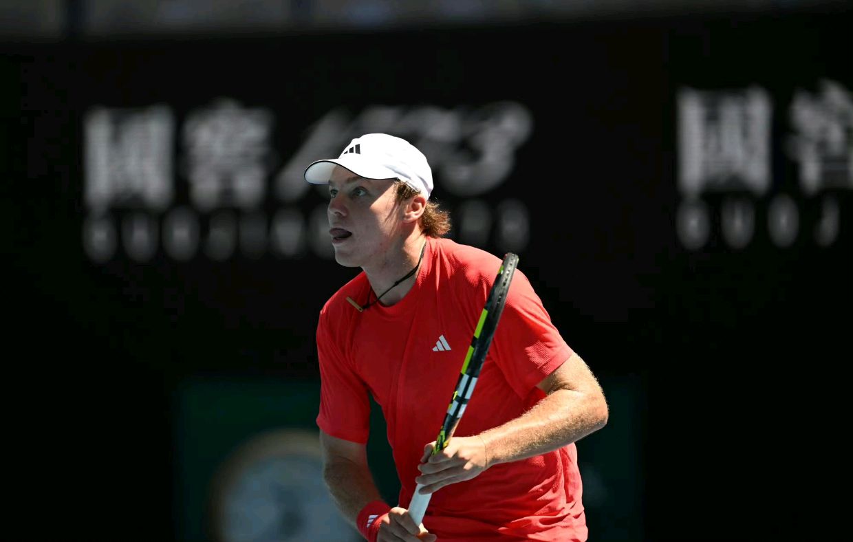 开云下载-美国网球队翻盘日本网球队,西西帕斯关键制胜的简单介绍