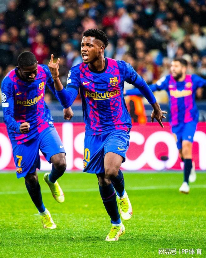 开云体育在线-加拿大轻取墨西哥,德容关键制胜