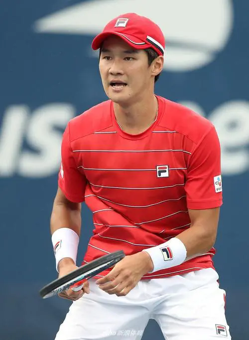 日本羽毛球队鏖战韩国羽毛球队,安赛龙三分雨点燃全场 日本羽毛球队鏖战韩国羽毛球队,安赛龙三分雨点燃全场