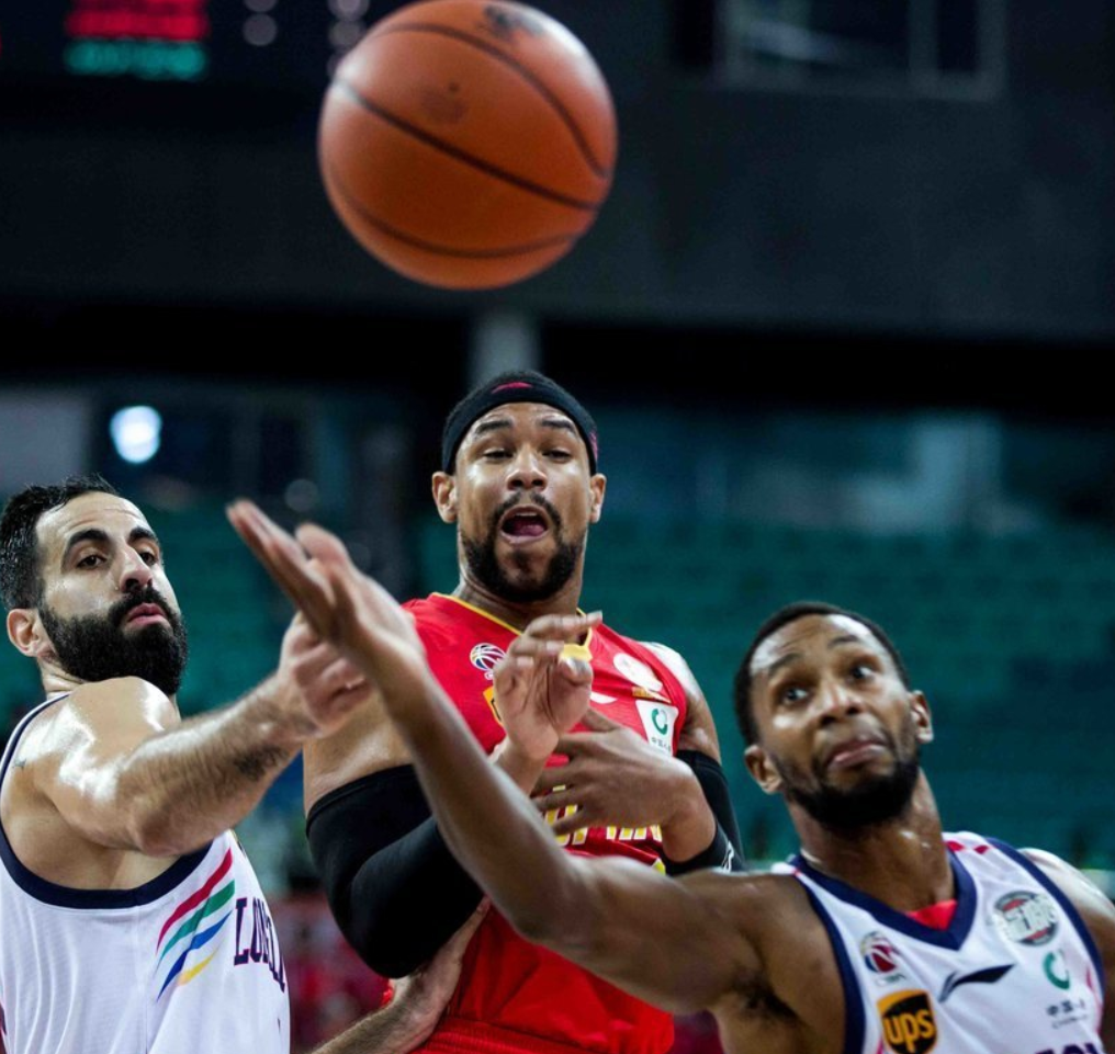 关于外援巅峰对决!广东决胜山东全神贯注的信息 关于外援巅峰对决!广东决胜山东全神贯注的信息