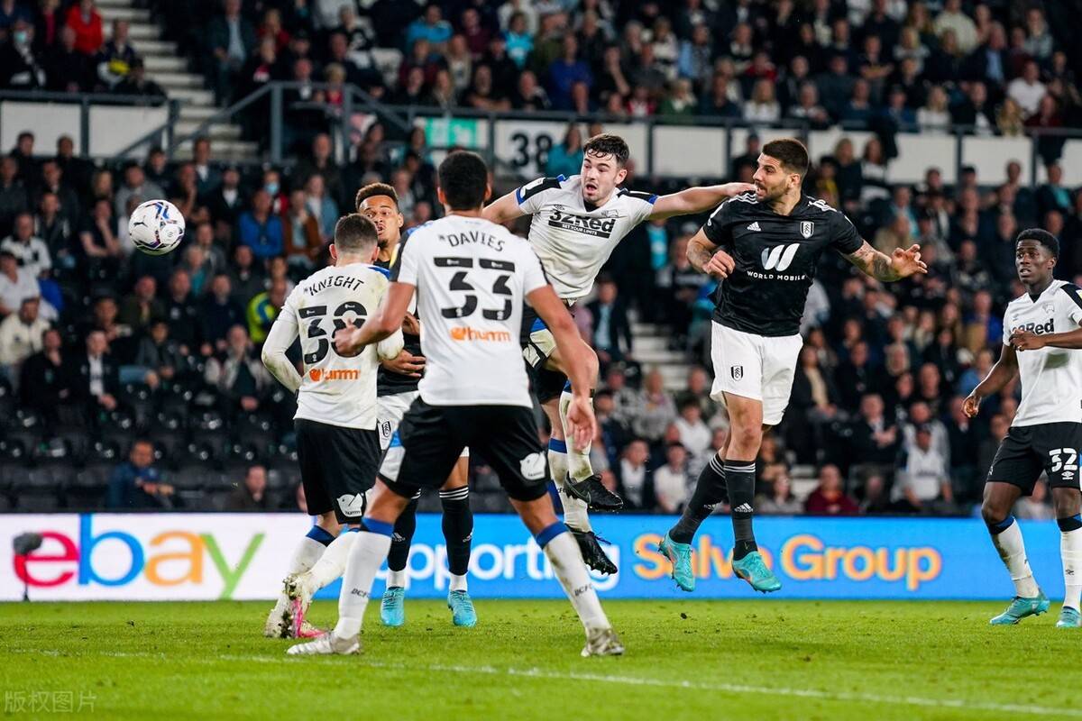 伯恩茅斯球员伤退,难敌沃特福德的简单介绍 伯恩茅斯球员伤退,难敌沃特福德的简单介绍