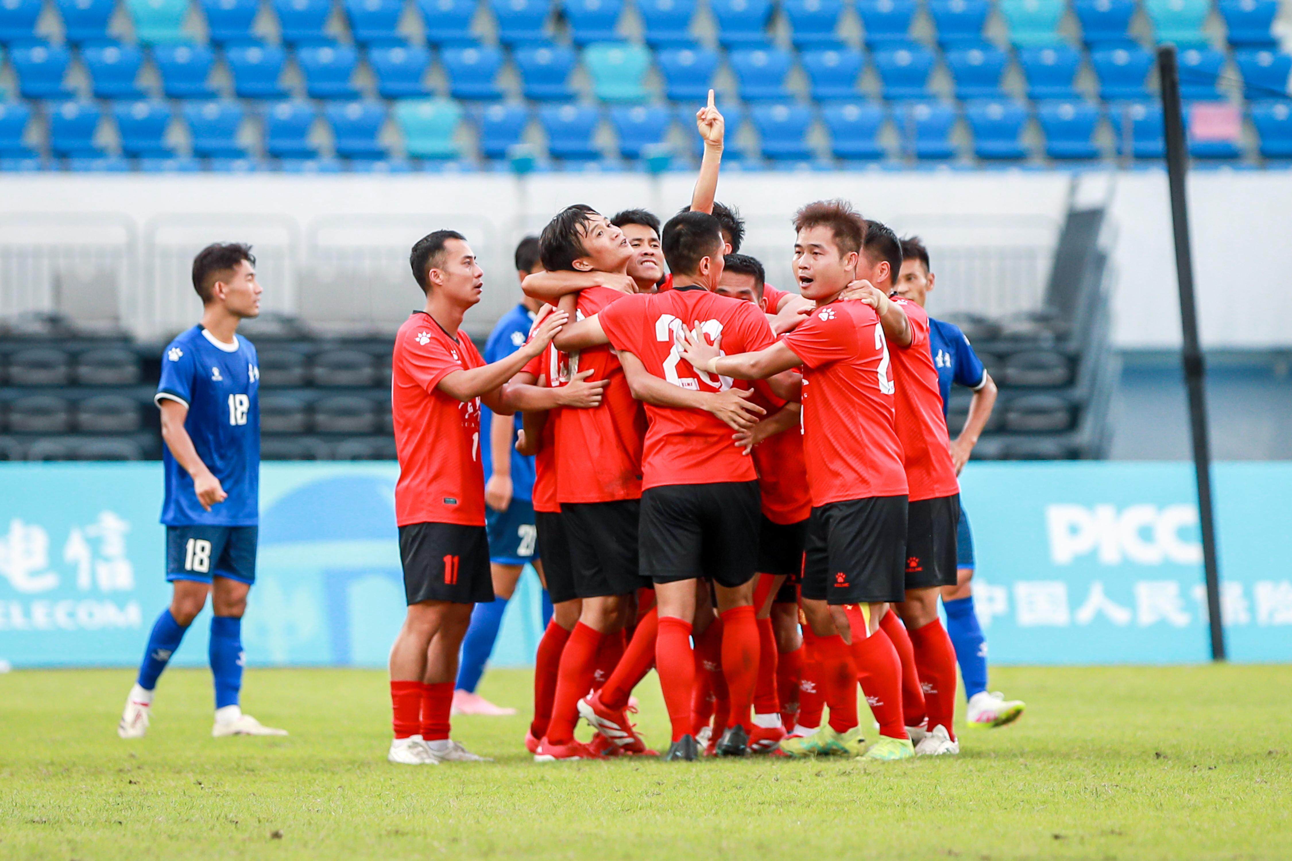 包含强队傲视群雄,国内足球赛事屡创佳绩的词条 包含强队傲视群雄,国内足球赛事屡创佳绩的词条