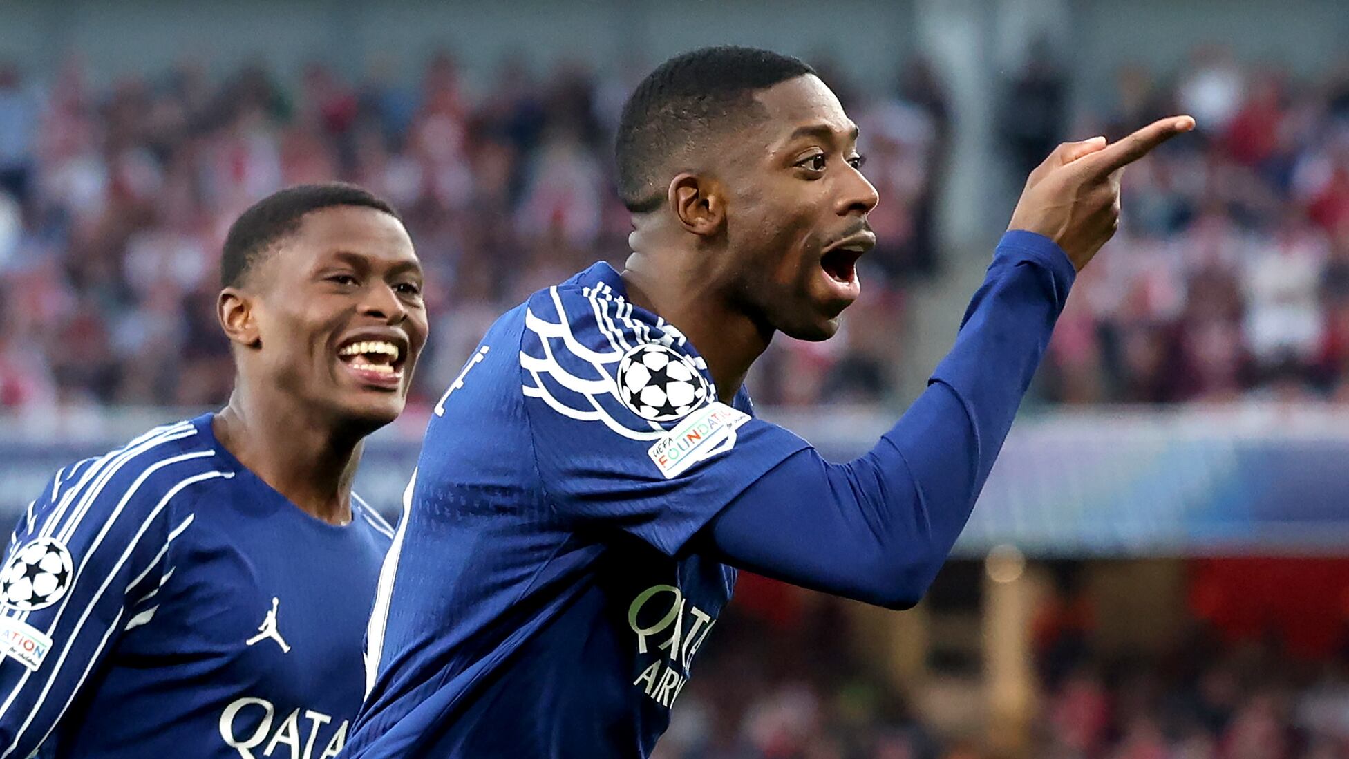 开云体育APP下载-包含巴黎圣日耳曼客场逆转,夺取关键3分的词条