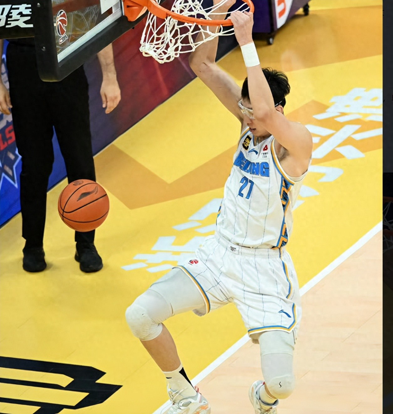 开云体育下载-球员个人实力在篮球场上得到极致体现的简单介绍