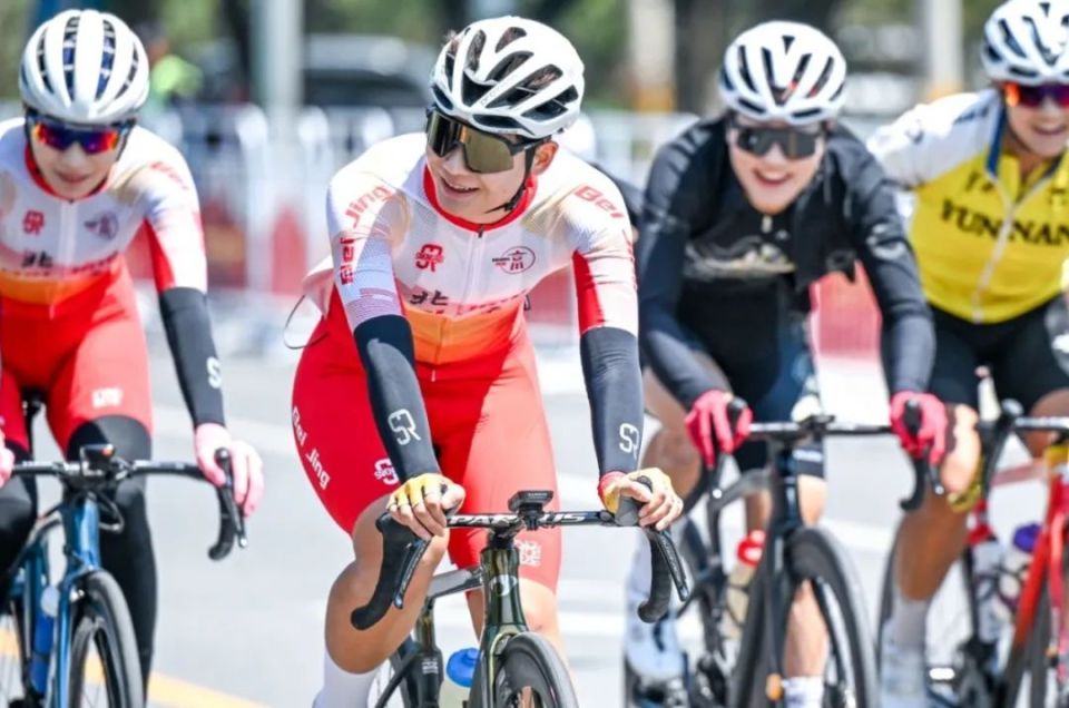 开云体育-包含自行车女子公路赛激烈角逐,荷兰选手速度夺冠!的词条