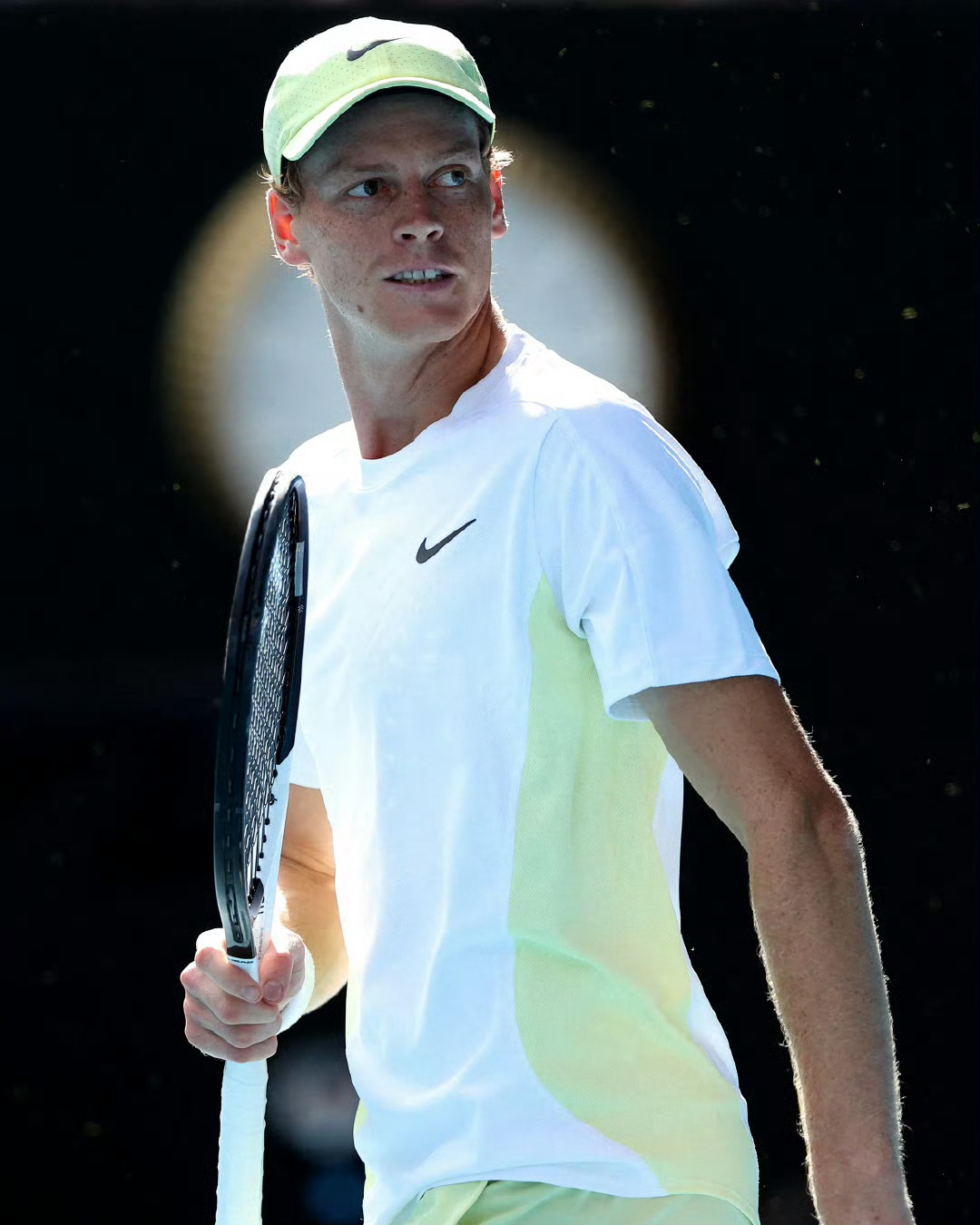 拉沃尔杯完胜澳网,辛纳点燃赛场的简单介绍 拉沃尔杯完胜澳网,辛纳点燃赛场的简单介绍