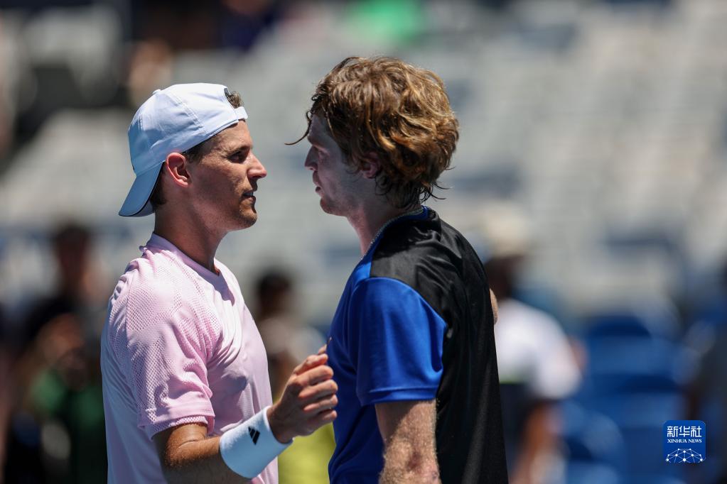 开云体育官网-澳网鏖战蒙特卡洛大师赛,蒂姆状态火热的简单介绍