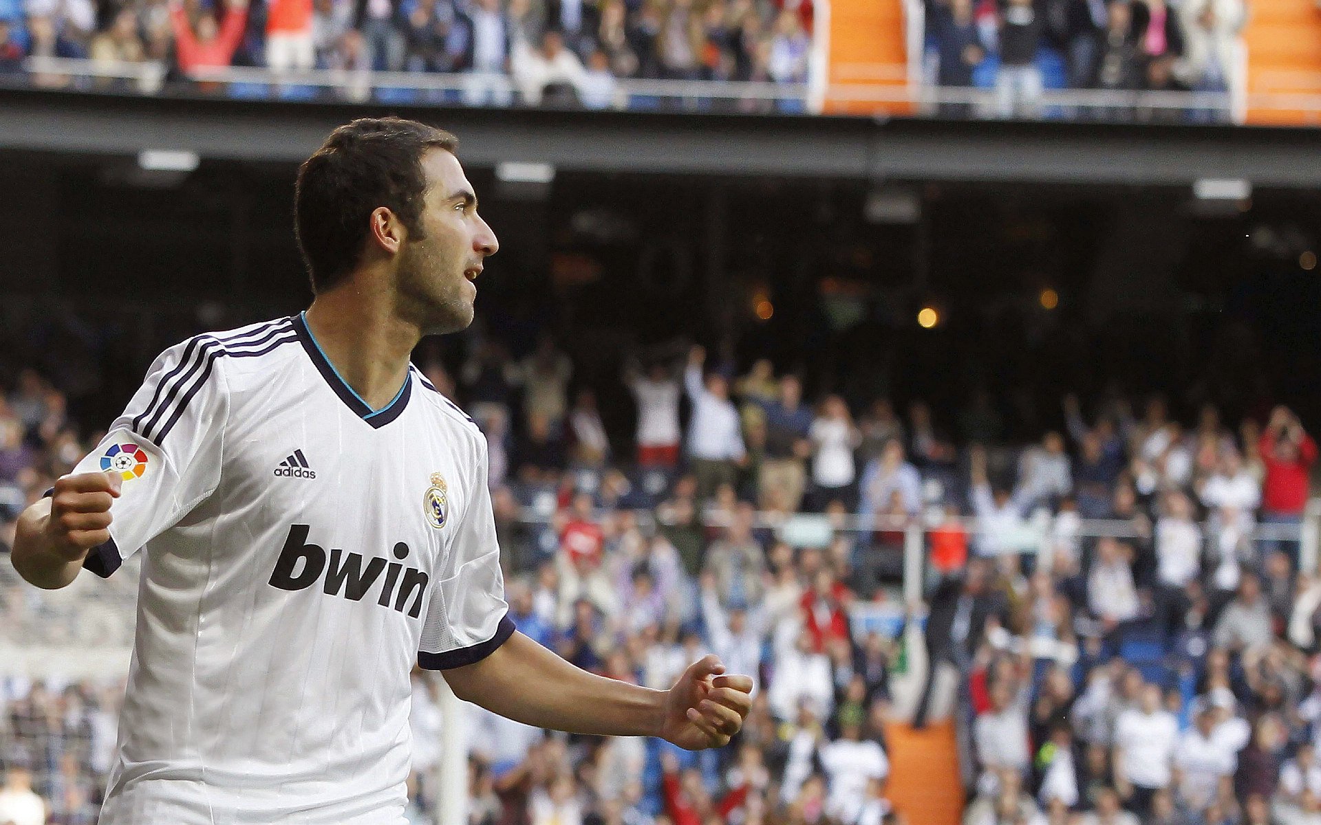 从日本队碾压到郑思维扛旗，羽球赛场上的个体光芒与集体困境